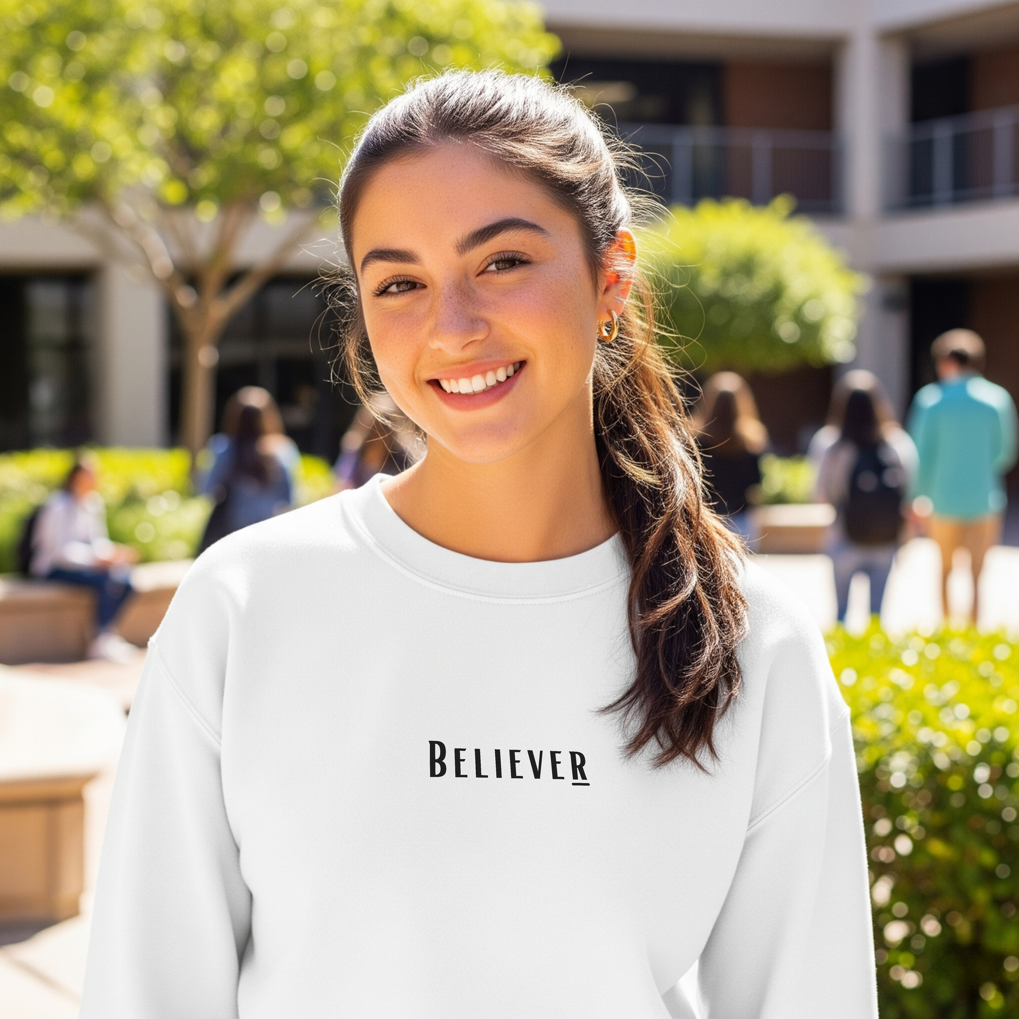 Believer Embroidered Crewneck – White